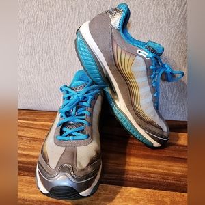 Sketchers Shape Ups Women's Size 9